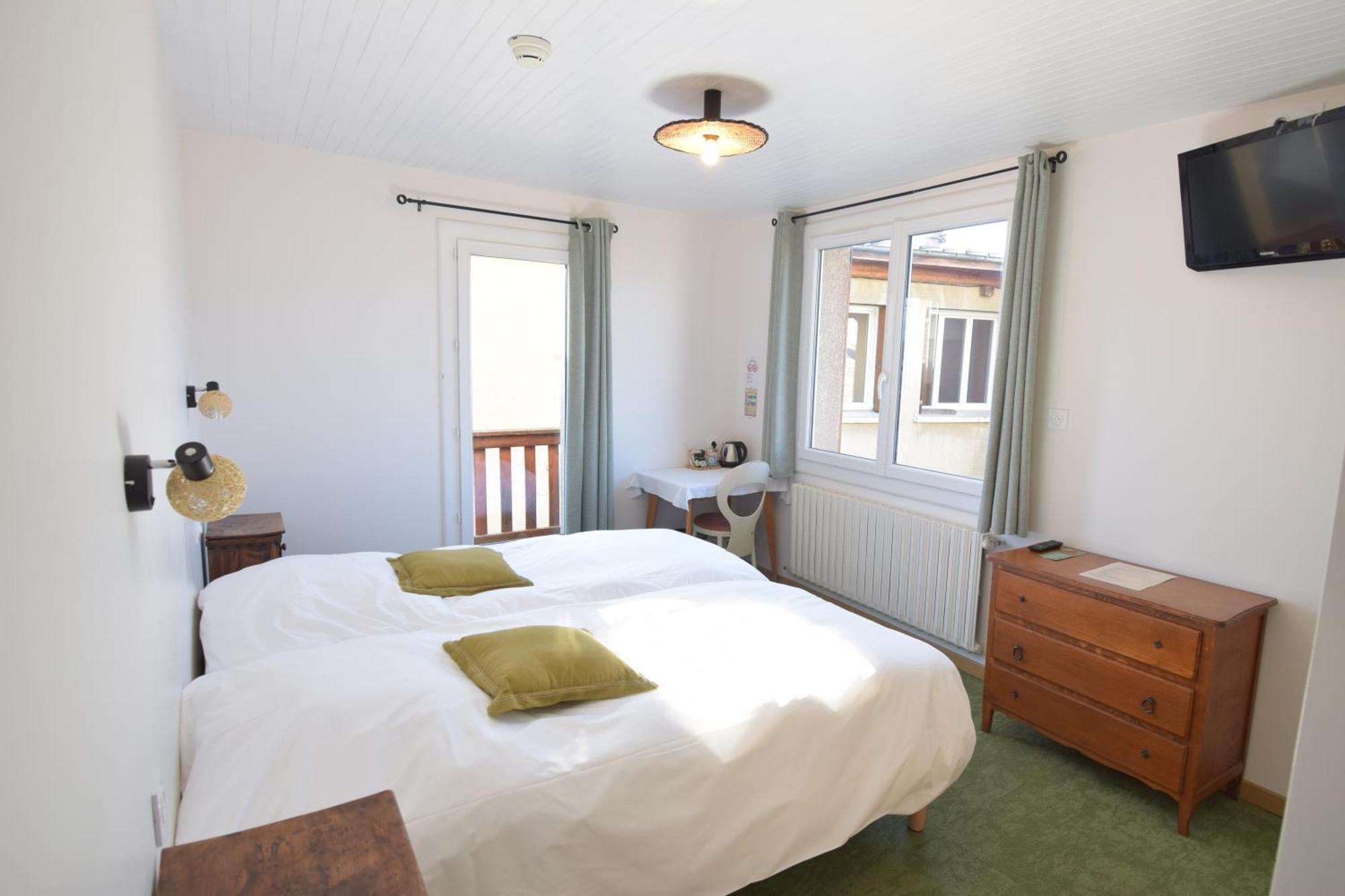Hotel Les Chenets Saint-Julien-en-Champsaur Εξωτερικό φωτογραφία