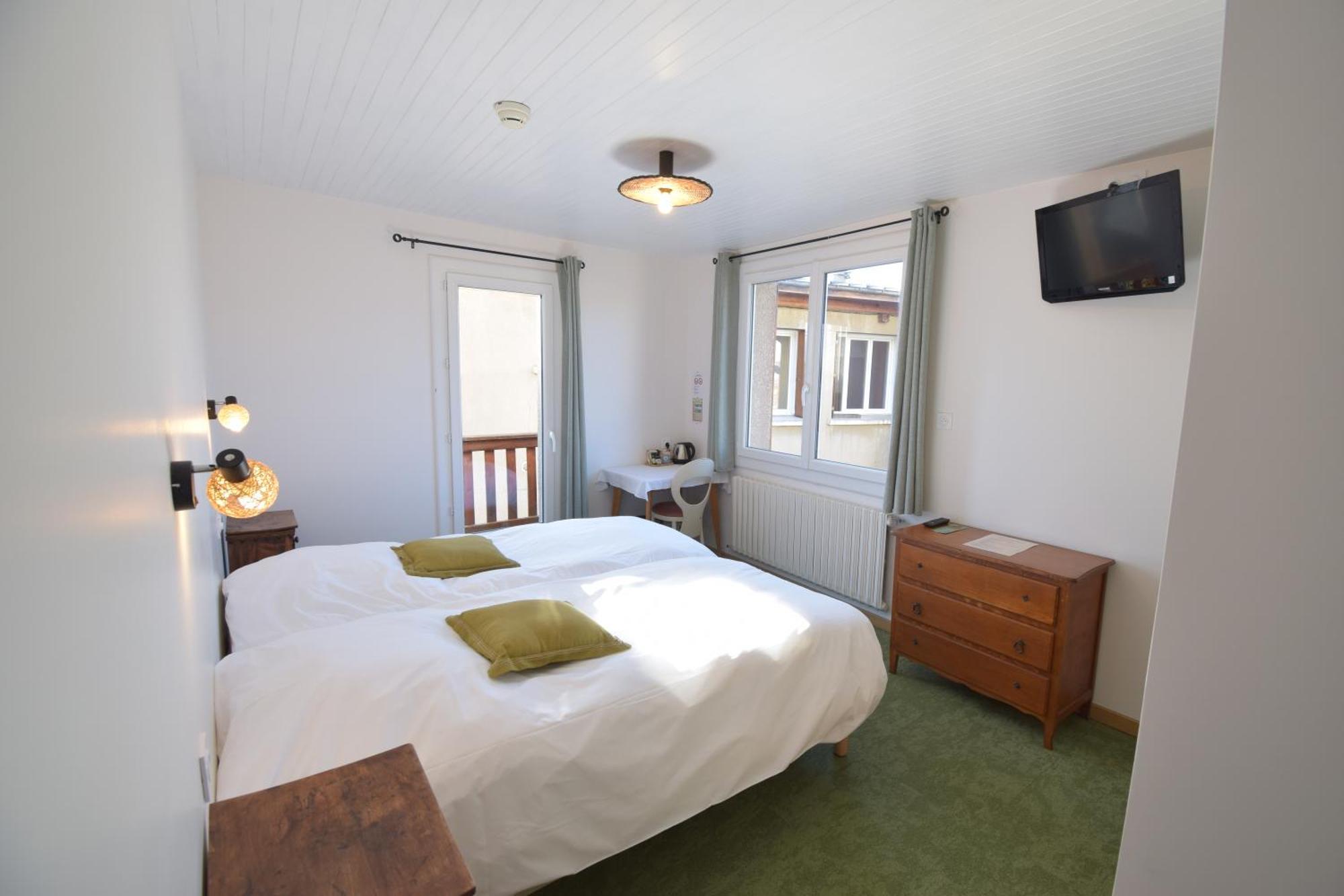 Hotel Les Chenets Saint-Julien-en-Champsaur Εξωτερικό φωτογραφία